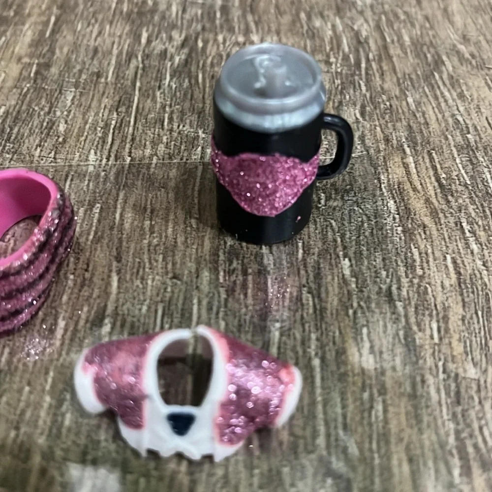 LOL Surprise PINK BABY Bling Holiday Glitter Series - accessories